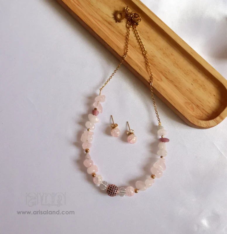 گردنبند و گوشواره کوارتز
