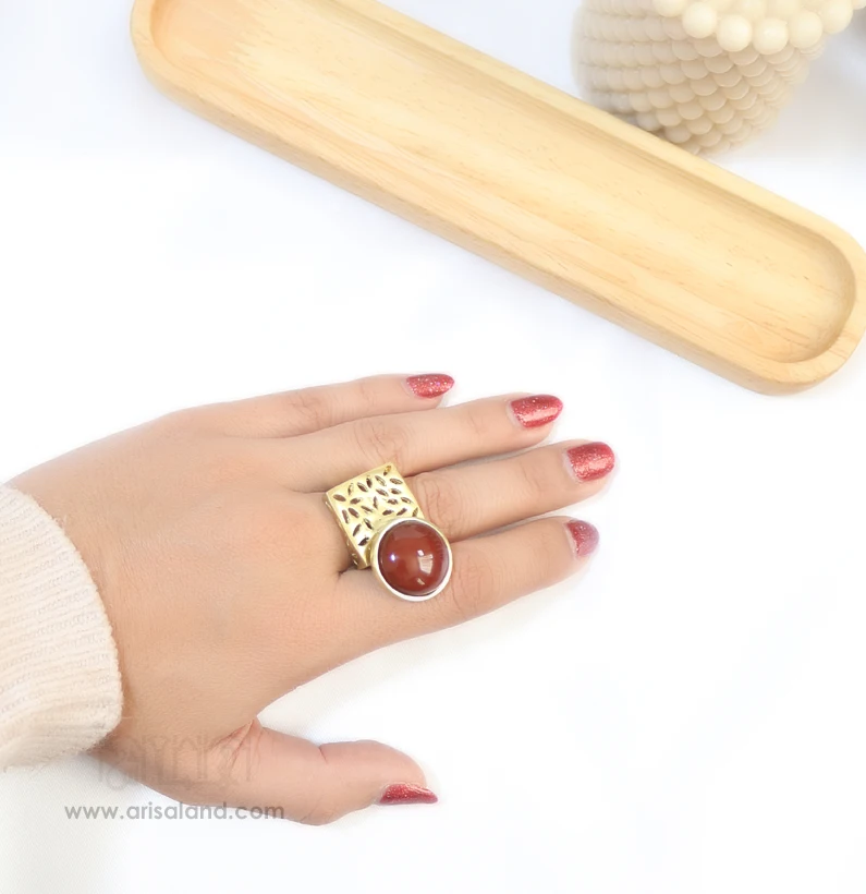 ring-b-sq-cir-01 انگشتر برنجی مربع با نگین گرد قهوهای